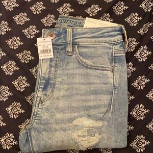 Distressed skinny jeans